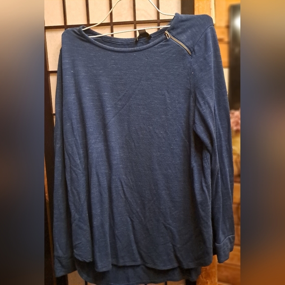 Navy Blue Knit Long Sleeve Tee - Picture 2 of 8